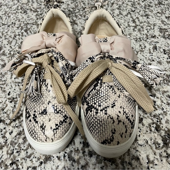 Jolimall Snakeskin Print Sneaker Shoes with Tassels Size 6 - Picture 2 of 12